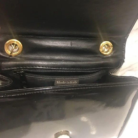 Small vintage  Italian black pattern leather bag with chain and crossbody - Picture 9 of 11